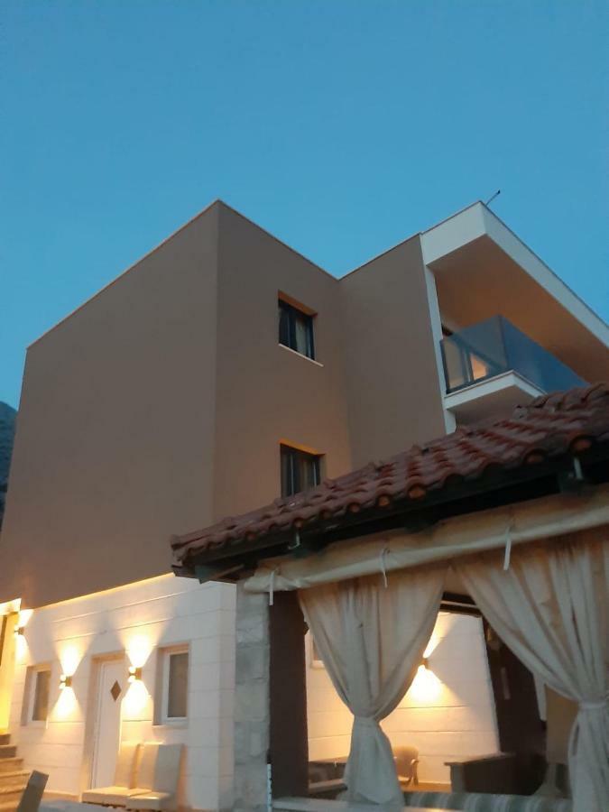 Apartmani Arapovic Baška Voda エクステリア 写真