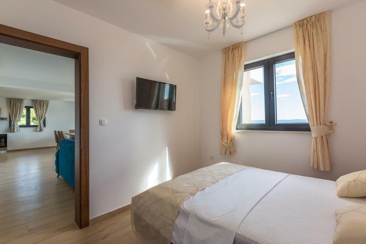 Apartmani Arapovic Baška Voda エクステリア 写真